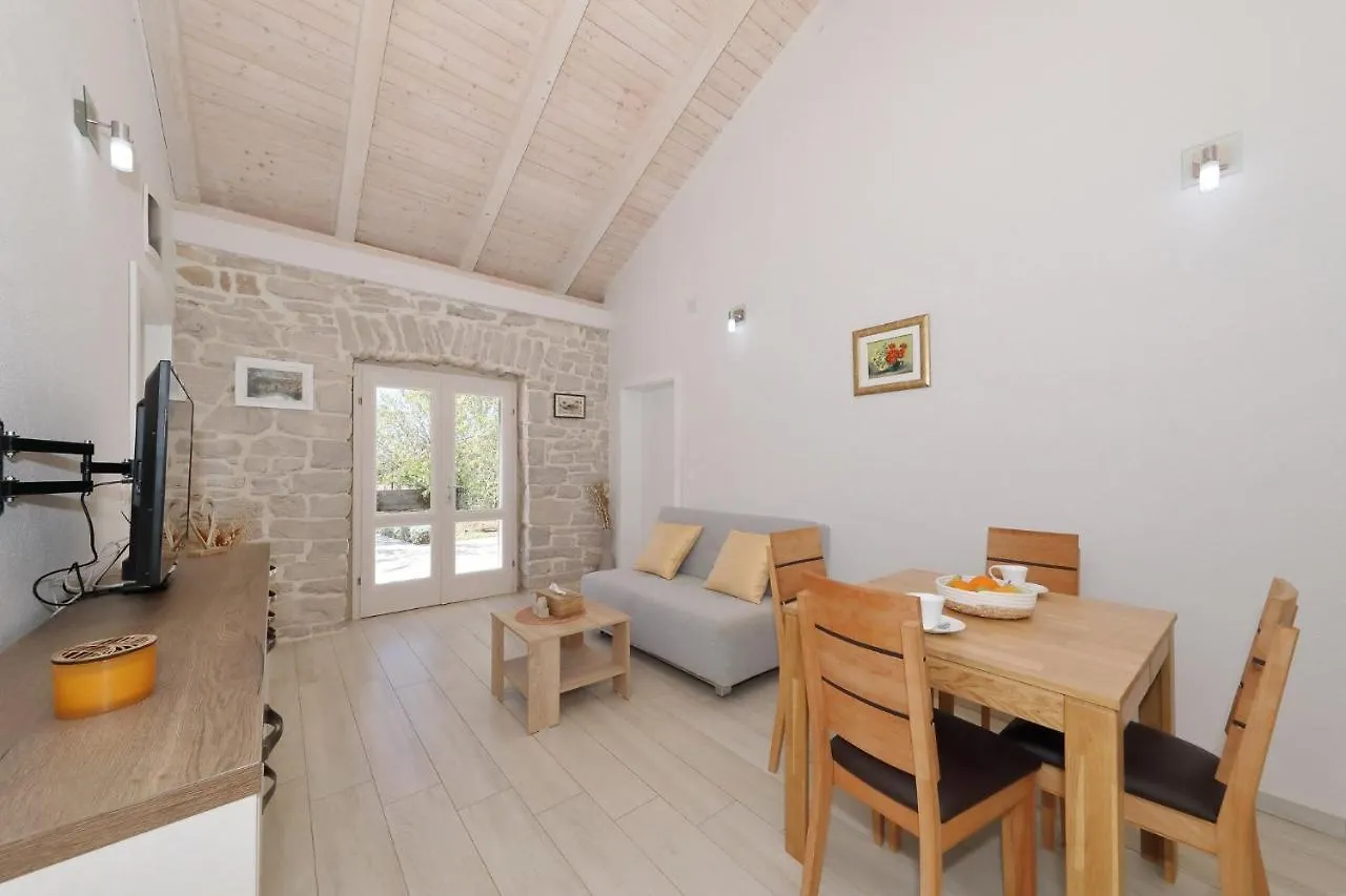 Holiday home Angelina Villa Sukosan