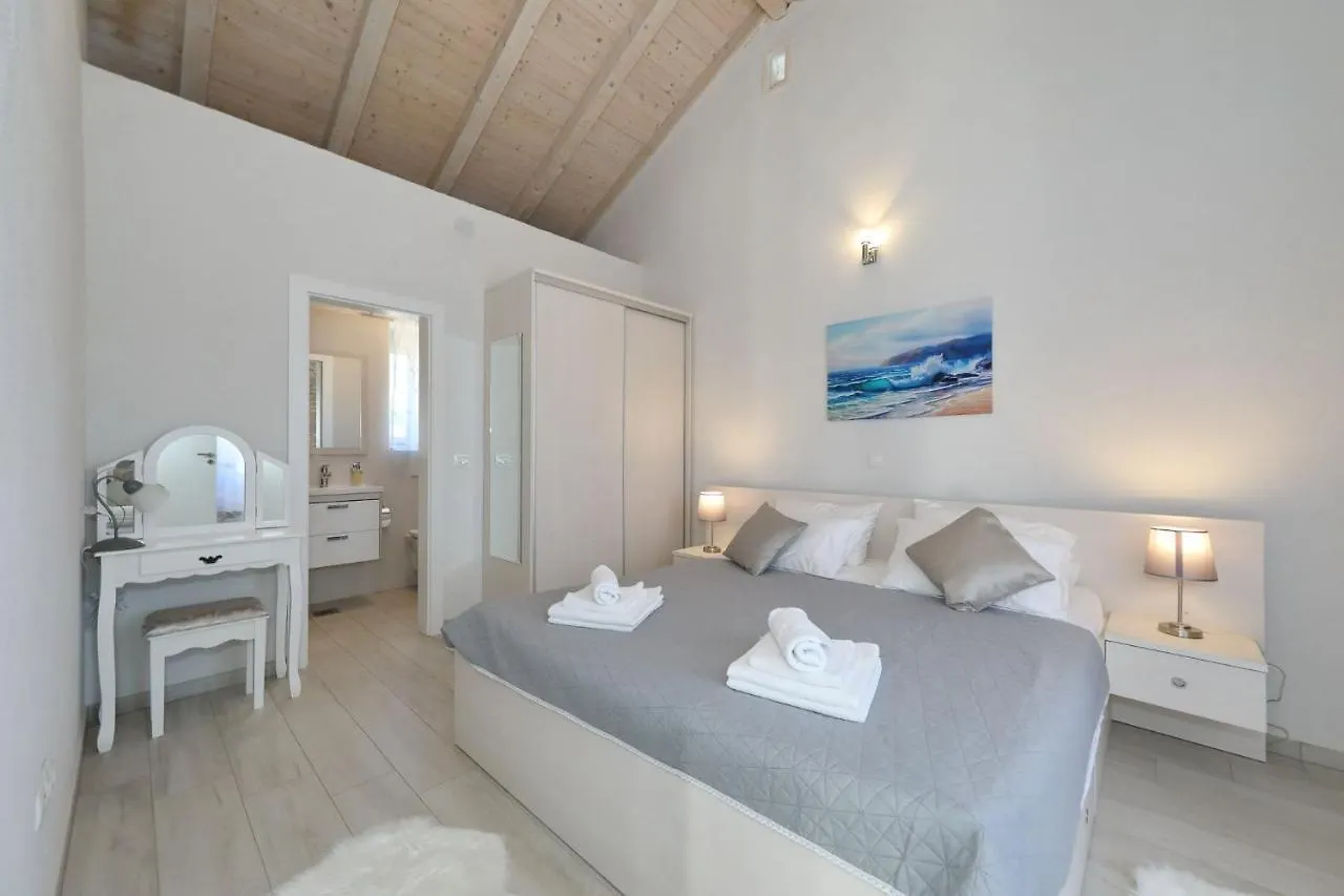 Holiday home Angelina Villa Sukosan